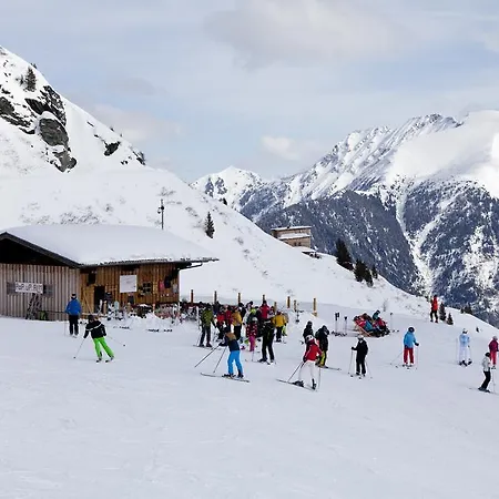 Hofgasteinerhaus Hostel *